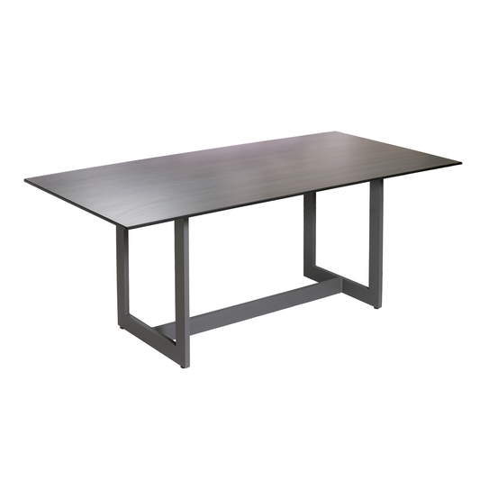 Kulte Dining Table